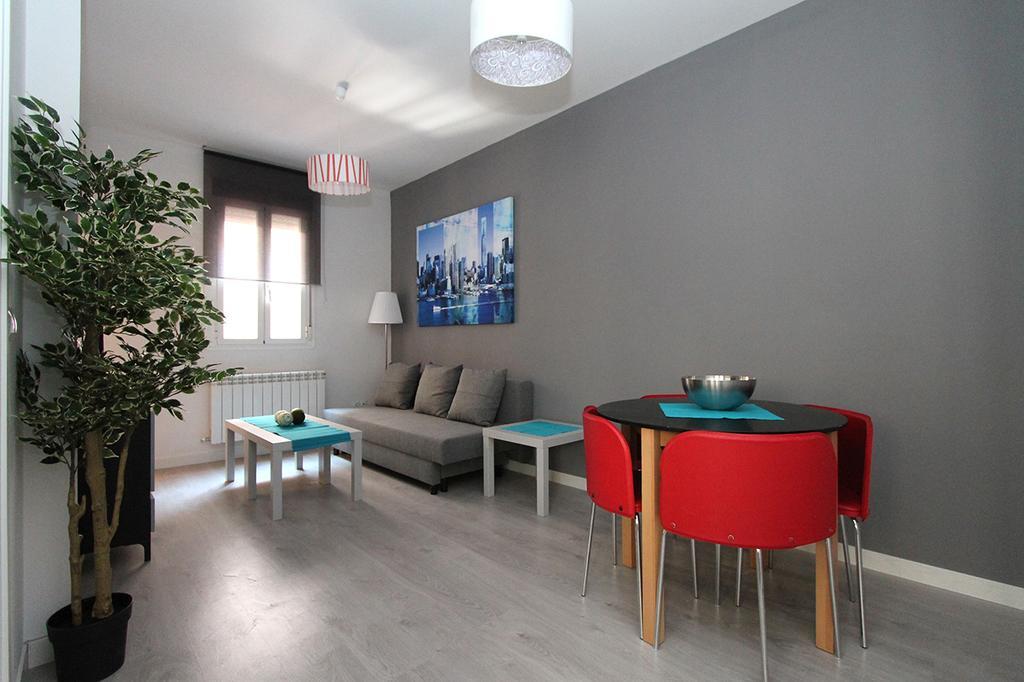 Apartamentos Dali Madri Quarto foto