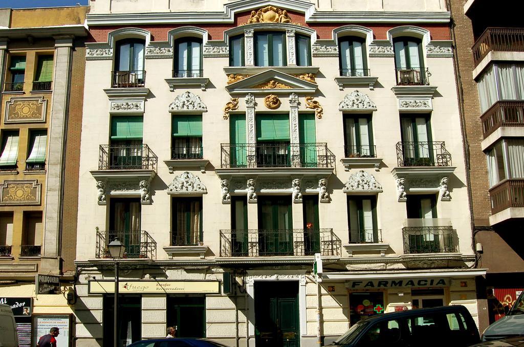 Apartamentos Dali Madri Exterior foto